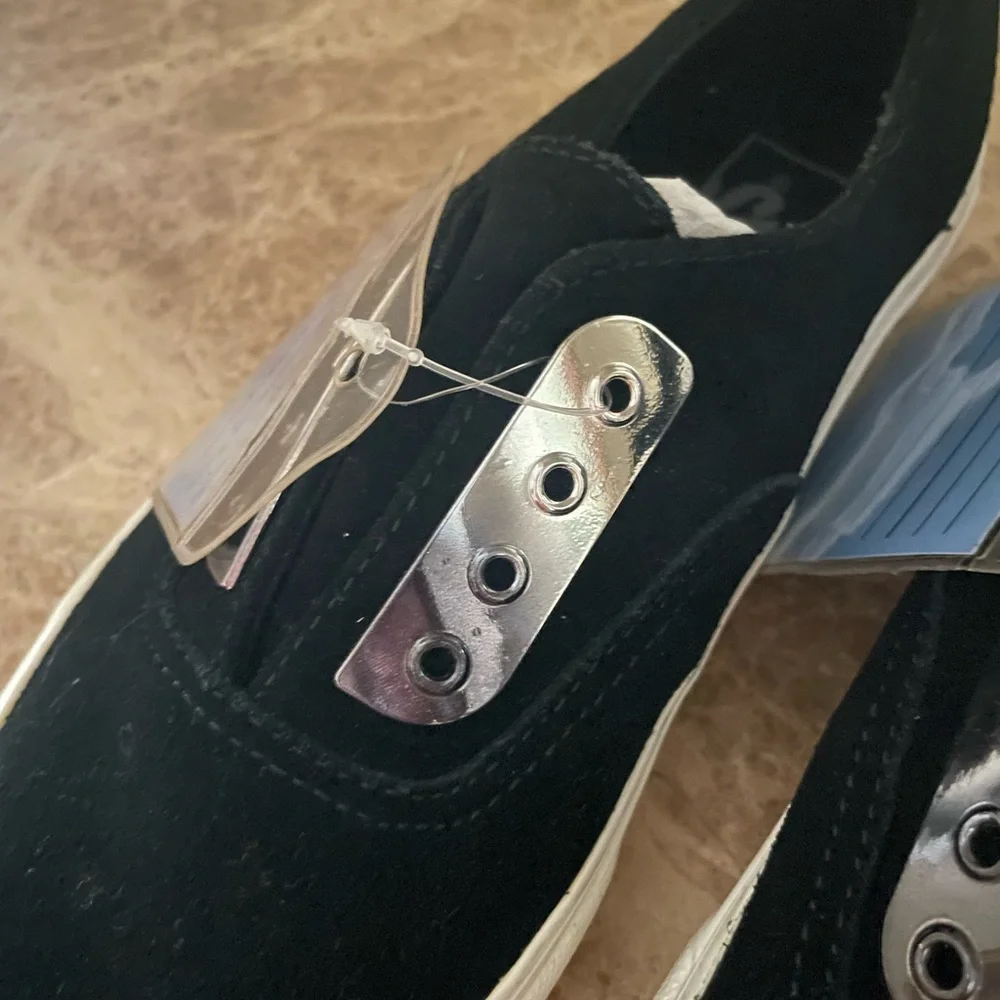 Vans - Picture 4 of 4